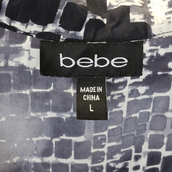 Bebe Snakeskin Romper Shorts with belt size large - Picture 9 of 12